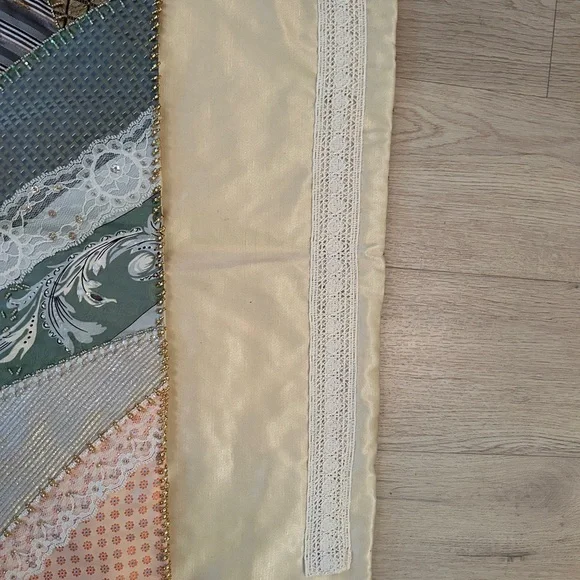 Handmade Quilted wall hanging patchwork - Picture 5 of 6